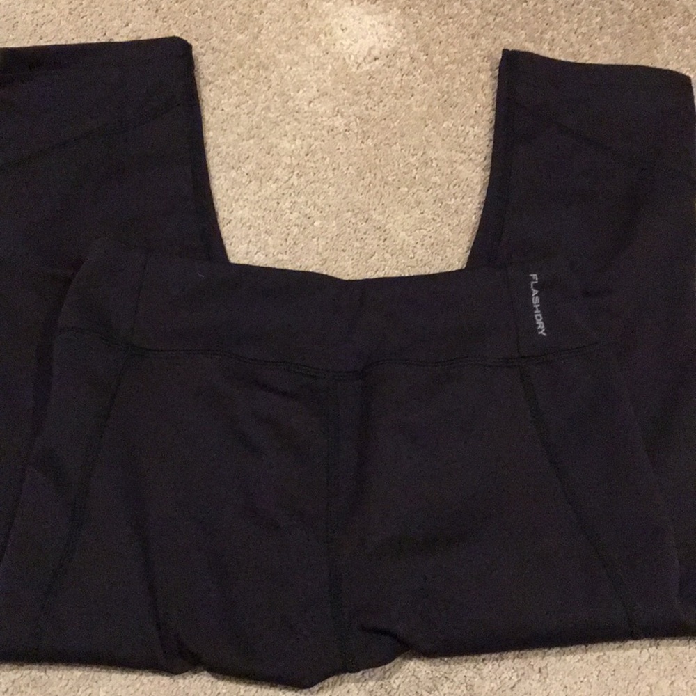 Workout Top & Crops - Picture 7 of 8
